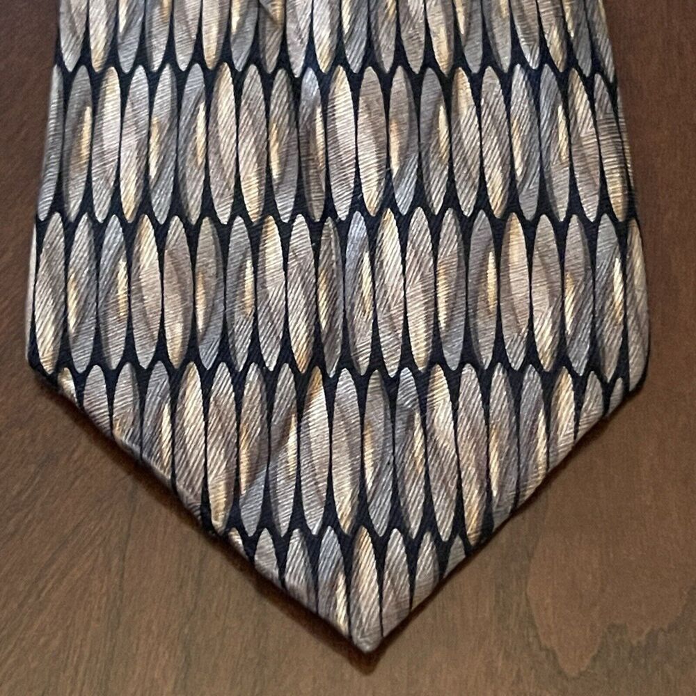 Carlos Devenezia Hand Made 100% Silk Men’s Neck Tie Made In China
